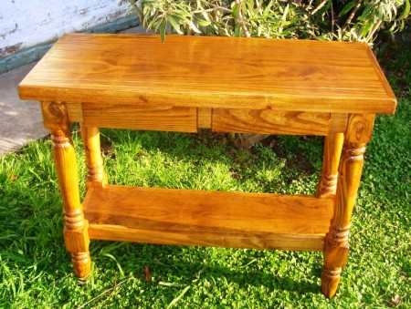 Mesa de habitación.